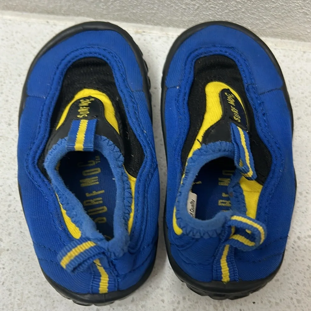 🌺 Kids Blue and Yellow Water Shoes / Beach Shoes Toddler Infant Size 5. Surf Moc
